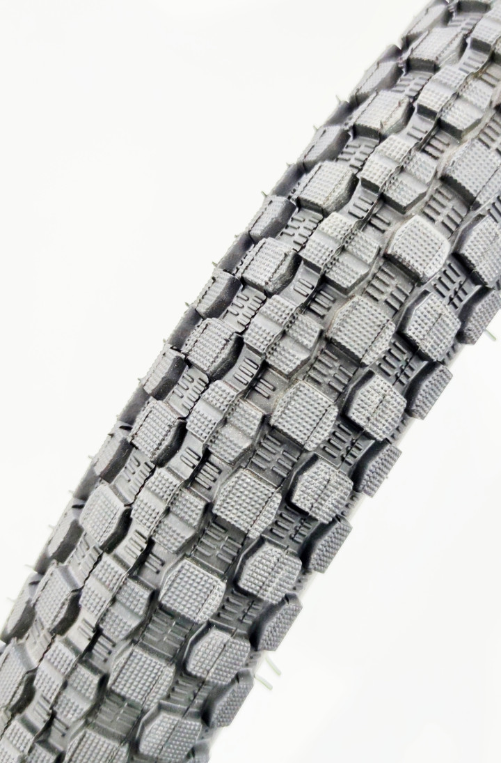 Opona BlackOne 20x2,40 58-406 + 1mm R-4151